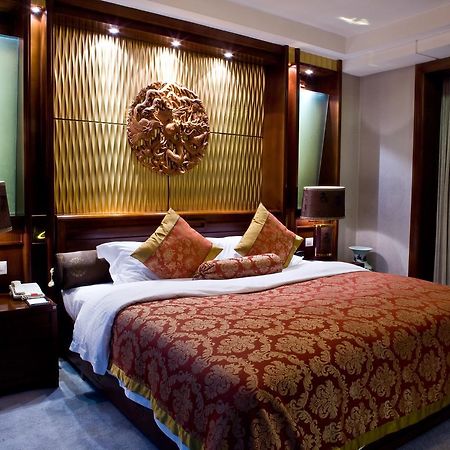 Hongyi Hotel Wuhan Esterno foto