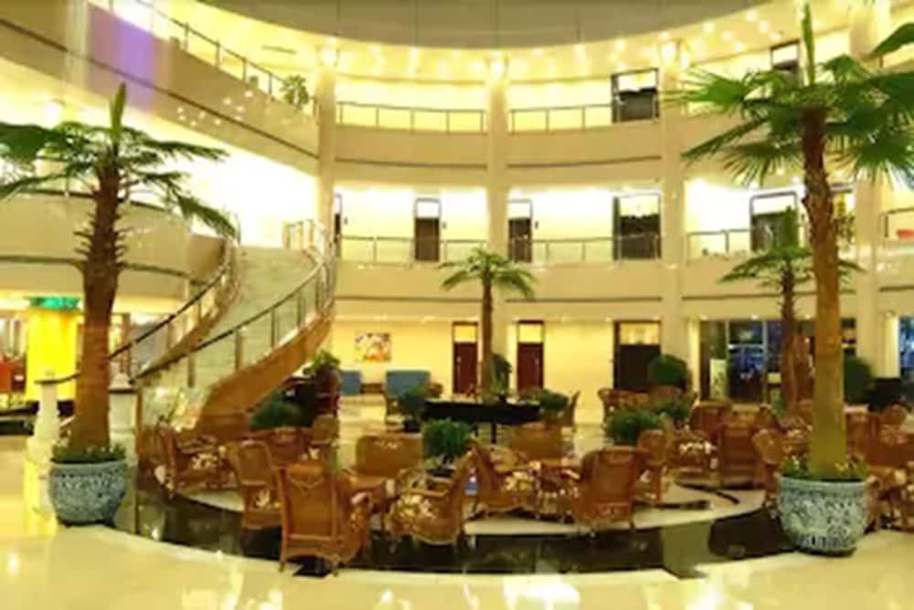 Hongyi Hotel Wuhan Esterno foto
