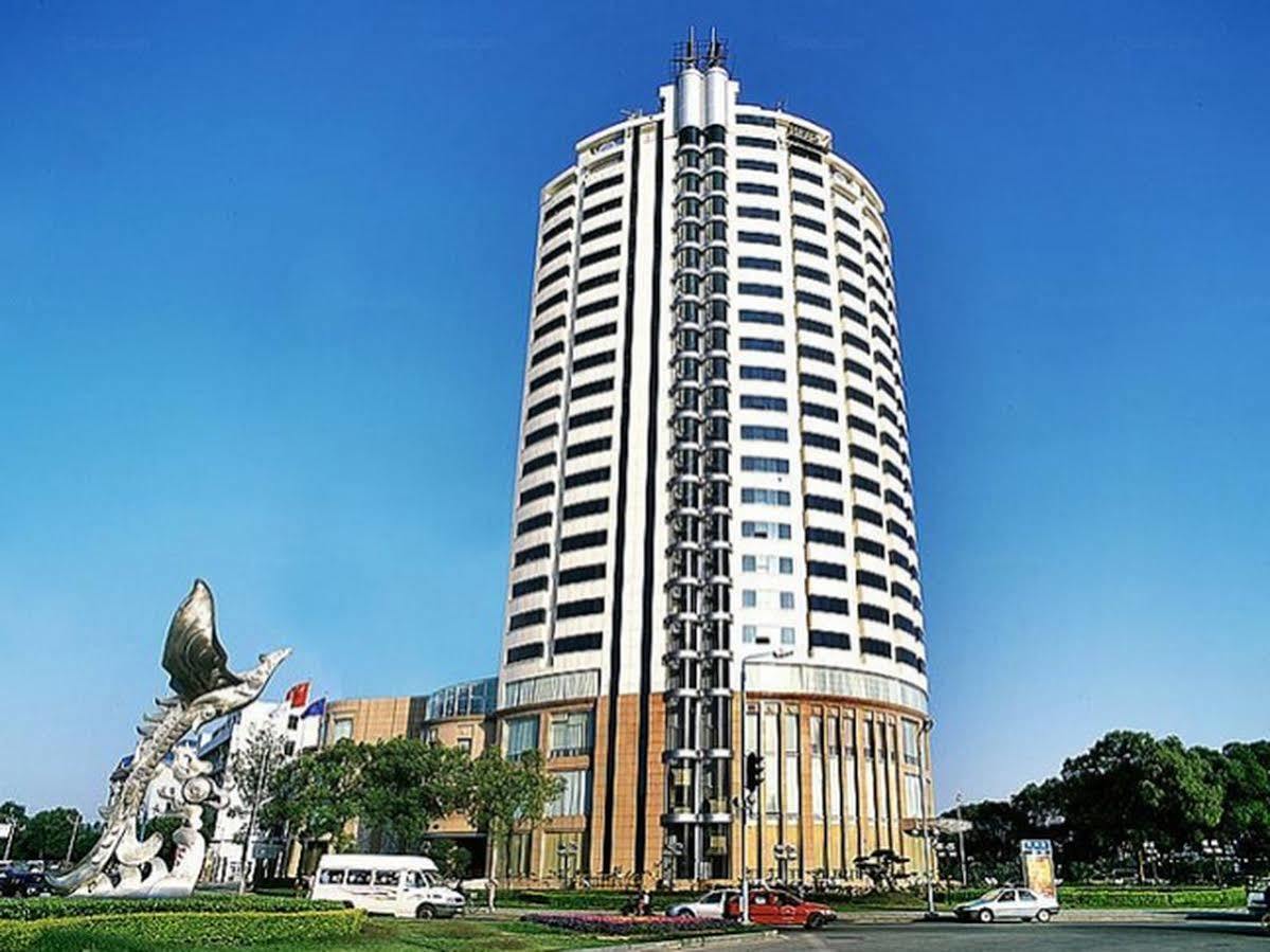 Hongyi Hotel Wuhan Esterno foto