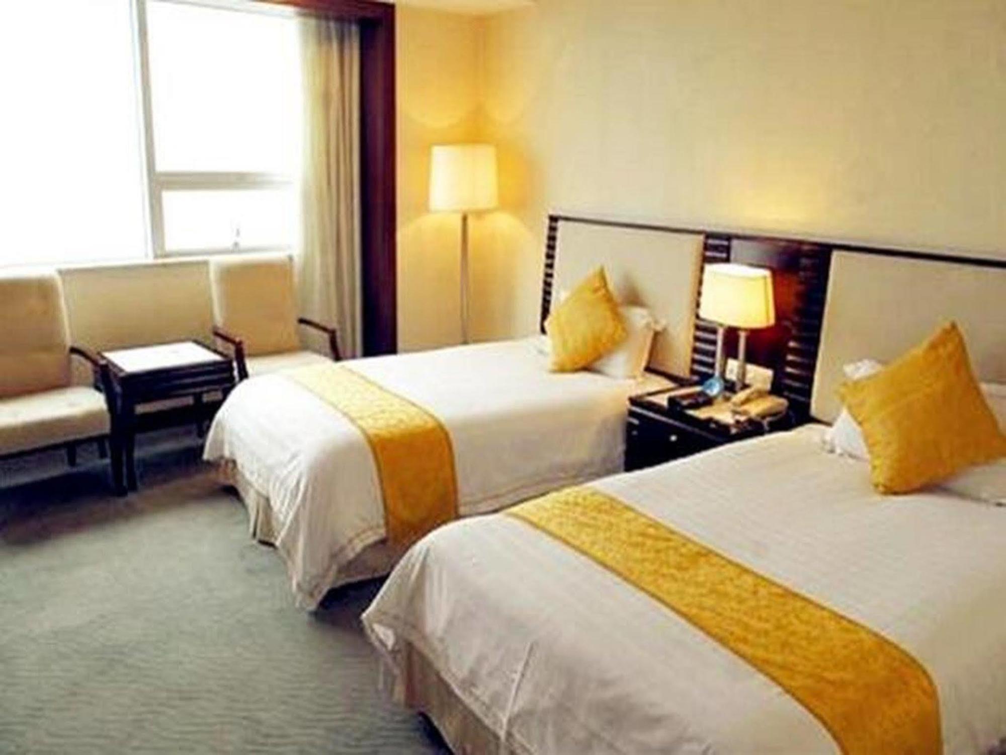 Hongyi Hotel Wuhan Esterno foto