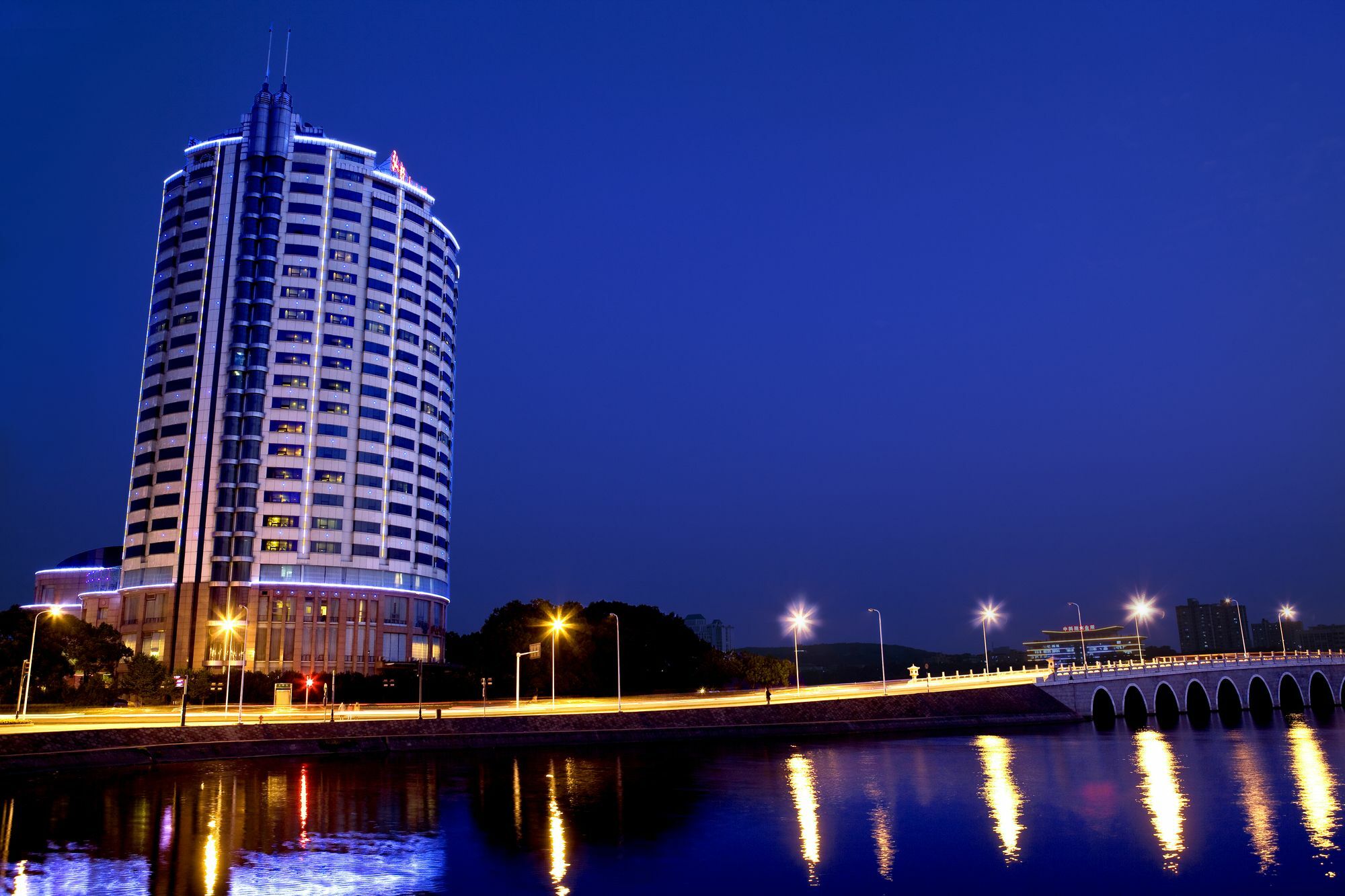 Hongyi Hotel Wuhan Esterno foto
